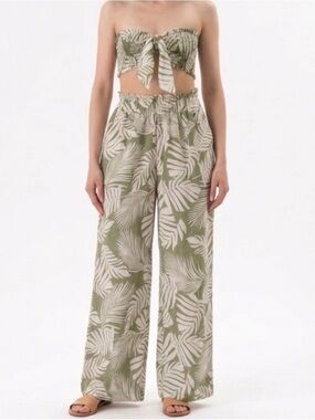 Tropical Print Tub top and Wide-Leg Pants - Olive